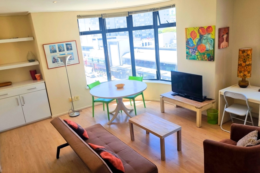 To Let 1 Bedroom Property for Rent in Sea Point Western Cape